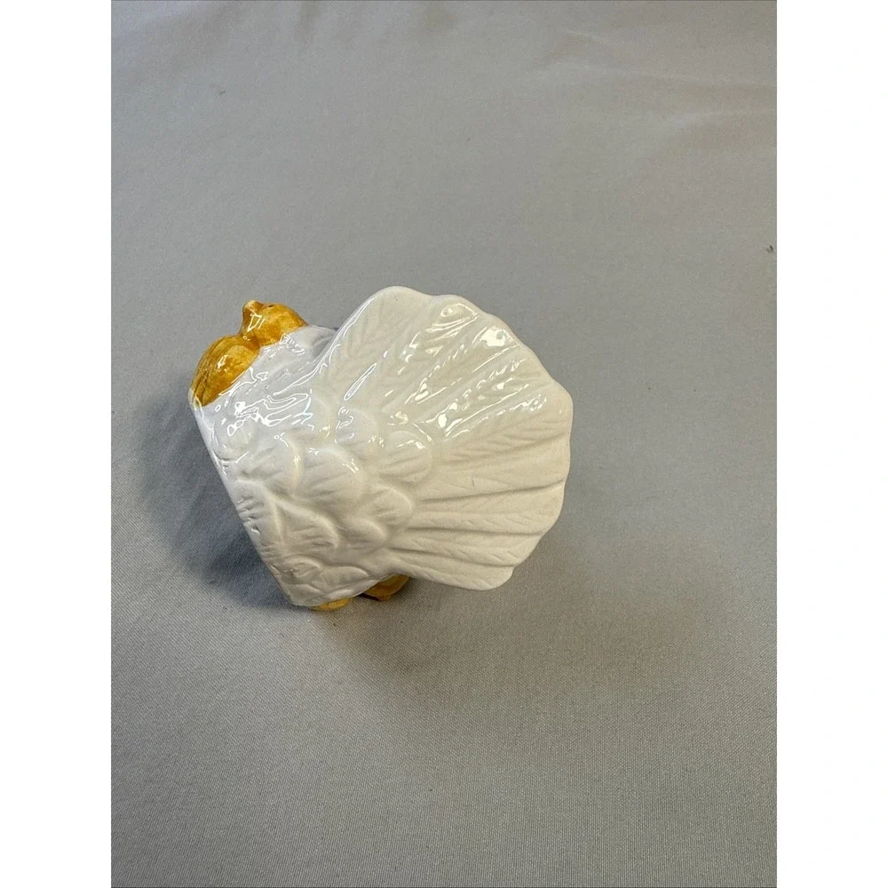 Vintage Giftcraft Ceramic Hen with Chicks & #1 Blue Prize Ribbon Shaker